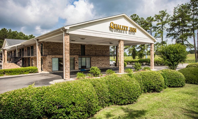 Manning Hotel | Quality Inn Manning I-95