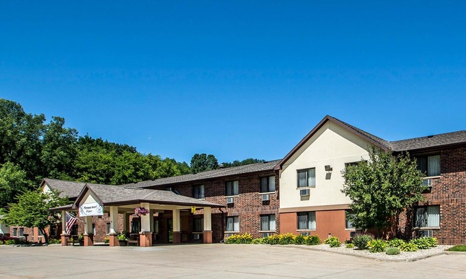 Decorah Hotel | Quality Inn & Suites Decorah