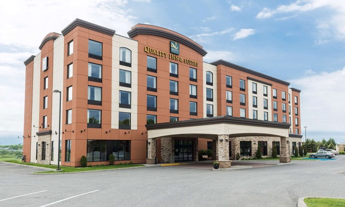 Desjardins Hotel | Quality Inn & Suites Lévis