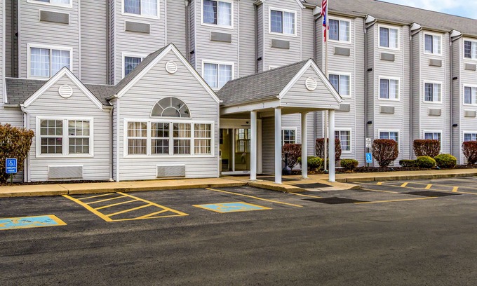 North Lima Hotel | Quality Inn & Suites North Lima - Boardman