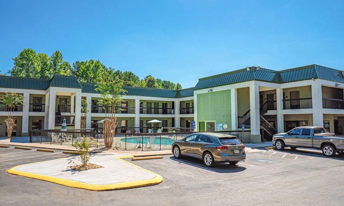Lithia Springs Hotel | Quality Inn & Suites Near Six Flags - Austell