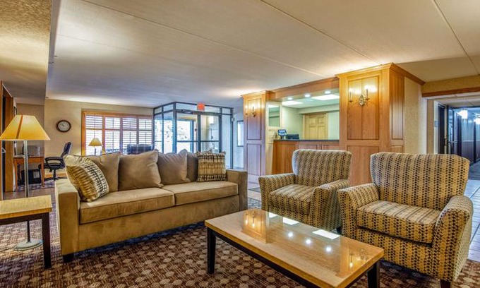 Tully Hotel | Quality Inn Tully I-81