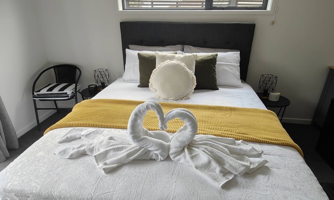 Pakuranga House | Quality Stay Private Guest Room in Town