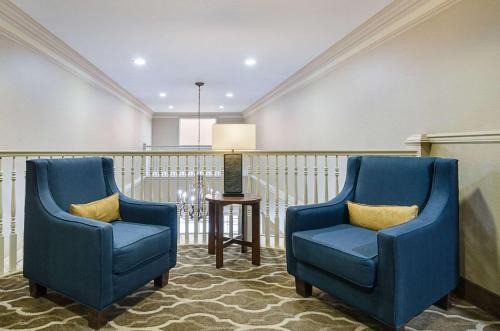 Springdale Hotel | Quality Suites Springdale West I-49
