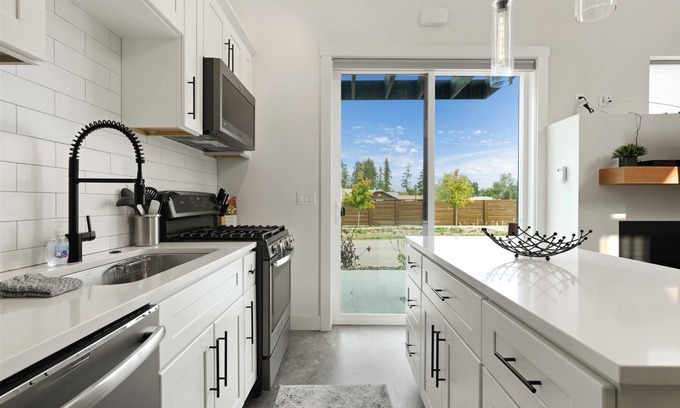 Whitefish House | Quarry A7 - 1BD w/ Loft and 1BA unit! Amazing Communal Amenities!