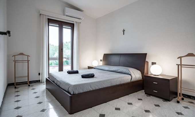 S'oru e Mari Apartment | Quartu Sant'Elena Bright Flat with Balcony!