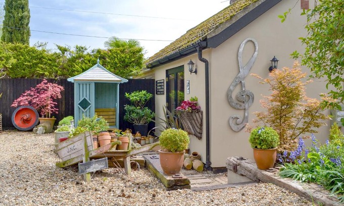 Thetford House | Quaver's Rest