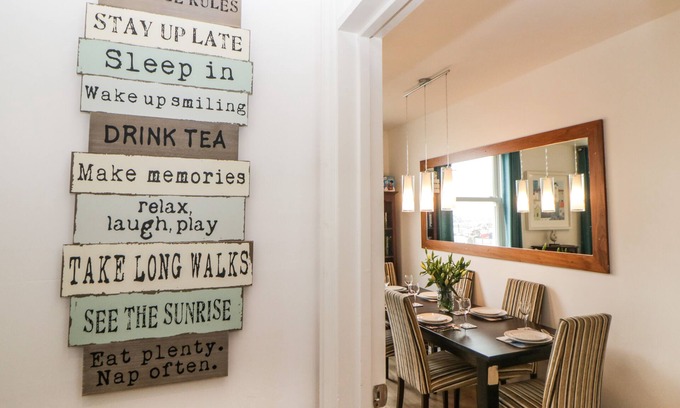 Brixham Cottage | QUAYSIDE LOOKOUT, country holiday cottage in Brixham