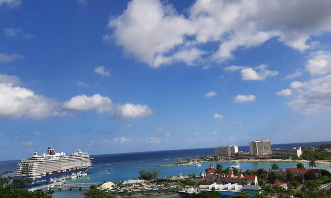 Ocho Rios Apartment | Queen’sPlaceNrBeach,WiFi,Prkg,Pool,Wsher/Dryer,View,SecurityNoFees