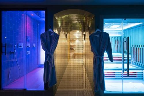 Clichy-Sous-Bois House | Queen Suite with Balcony and Private Spa Access 21h30-23h30