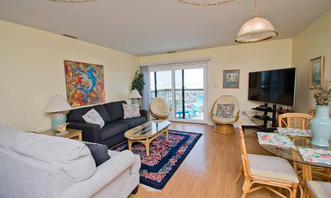 Emerald Isle Condo | Queens Court 3303, Oceanview Condo in Emerald Isle, NC!