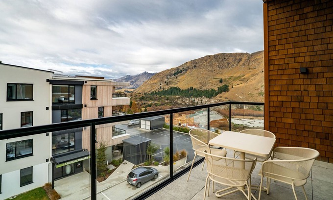 Arthur's Point Cottage | QUEENSTOWN MOUNTAIN HEAVEN - ARTHURS POINT HOLIDAY APARTMENT in Queenstown