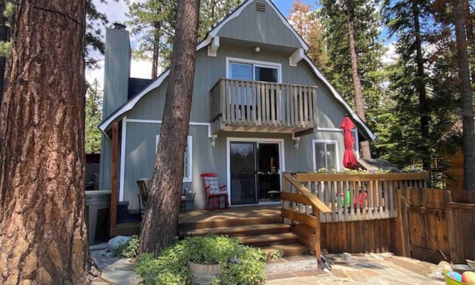 Kings Beach House | Quiet 1 Bdrm walk to beach & trails. Close to ski areas.