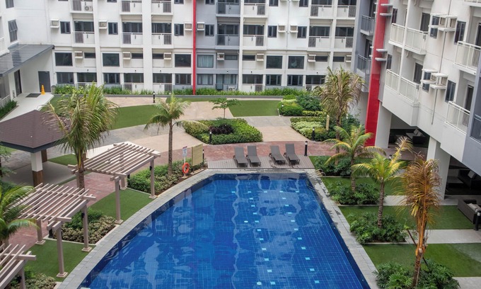 Paranaque Condo | Quiet 2-bedroom condo with AC and WiFi in Parañaque
