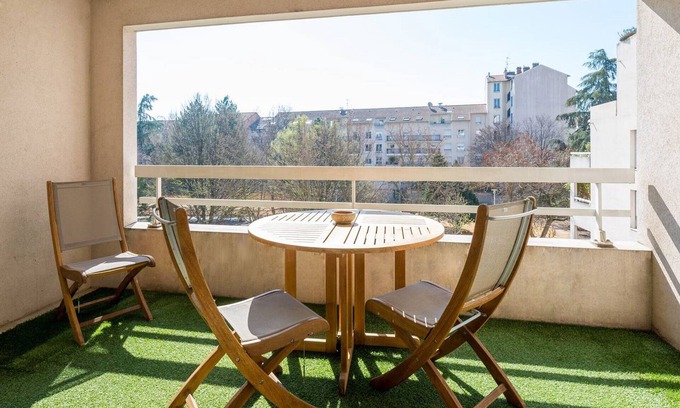Jean Moulin - Marius Berliet Apartment | Quiet 2 BR apt in Sans-Souci, garage & terrace