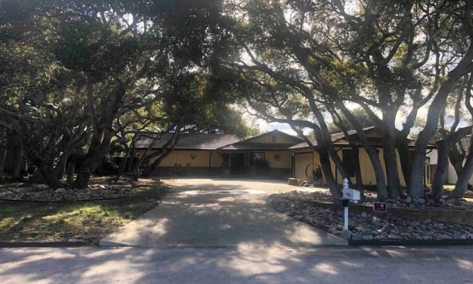 Mission Hills House | Quiet and comfortable 3 bed room 2 bath home in a great neighborhood