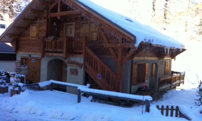 Les Claux Ski Chalet | Quiet and friendly luxury chalet