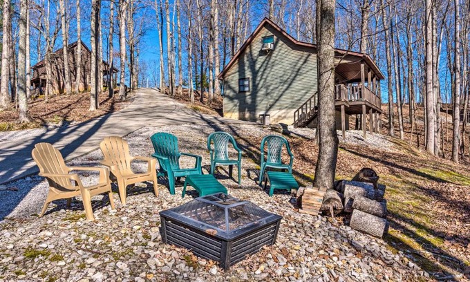 Burkesville House | Quiet and Private Cabin about 5 Mi to Dale Hollow Lake!
