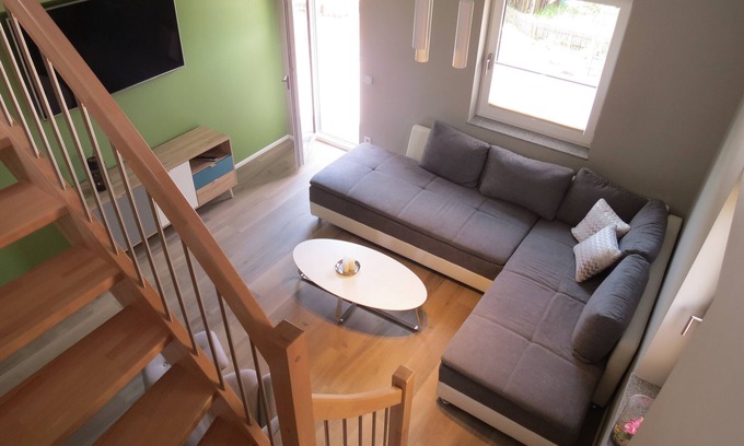 Mondfeld Apartment | Quiet and spacious holiday apartment 'Burgblick'