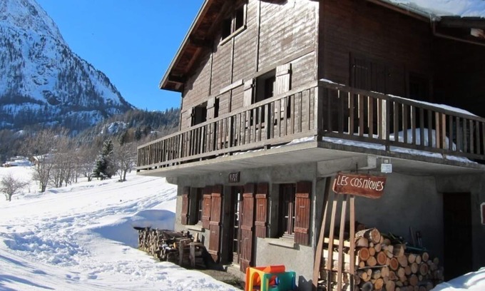 Vallorcine Ski Chalet | Quiet and sunny family chalet, 100m², 5 bedrooms, balcony, garden