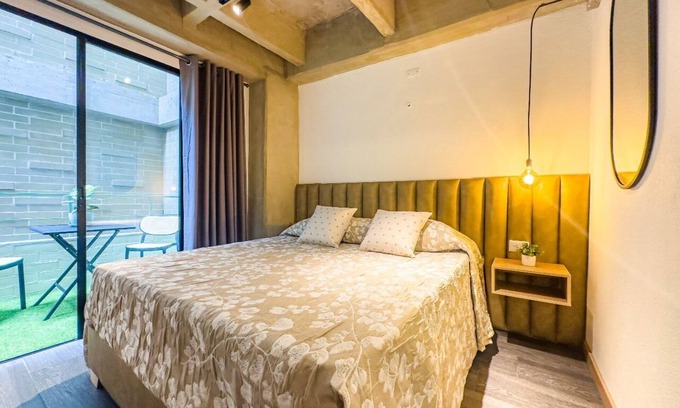 Laureles - Estadio Hotel | Quiet AP with terrace