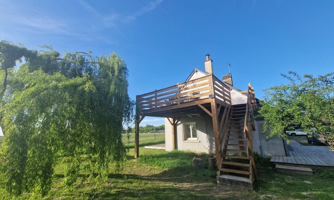 Sennevieres Apartment | Quiet apartment near Beauval zoo and the Loire castles