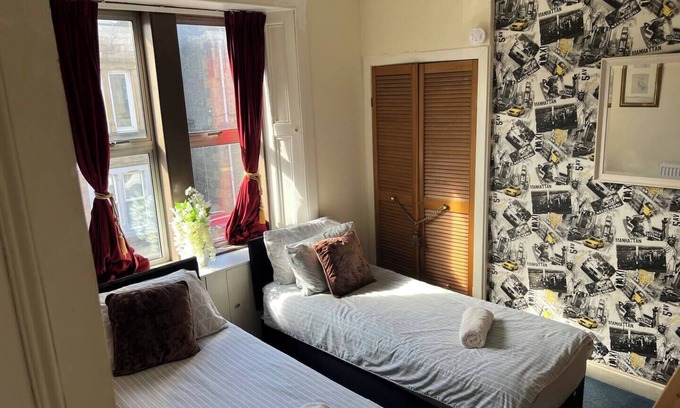 Galashiels Apartment | QUIET APARTMENT - NEAR CENTRE Sleets 10 (in comfort)