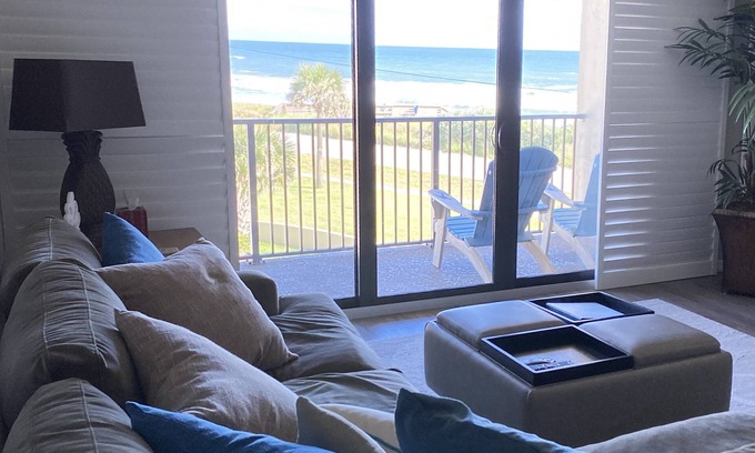 Breakers Condo | Quiet Beach Getaway
