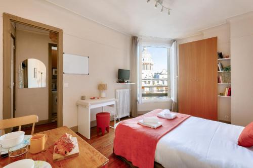 Latin Apartment | Quiet & Bright Studio-Prime Loc-Pantheon Paris 05