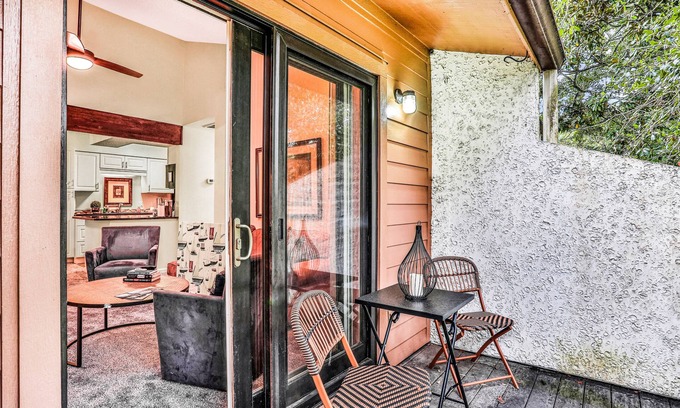 Fernandina Beach Condo | Quiet coastal escape within walking distance to beach with shared pool