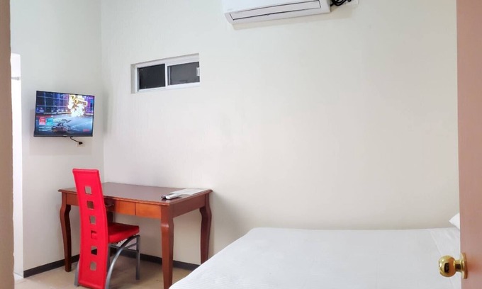 Juarez Municipality House | Quiet & comfortable Room 10min from the US consulate