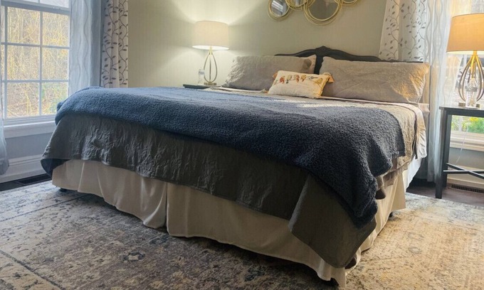 Inman House | QUIET COVE LAKE BOWEN RETREAT W/DOCK