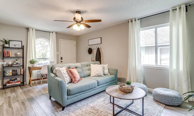 Westworth Village House | Quiet & Cozy Home - Ideal for Long Term Stays