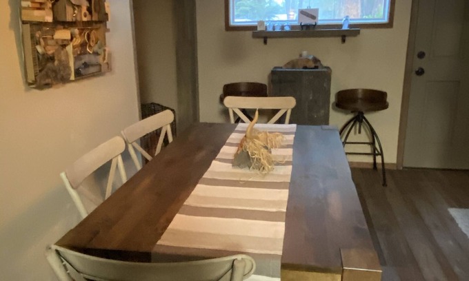 Deschutes River Woods Ski Chalet | Quiet, Cute Living Quarters w/Mountain View and River