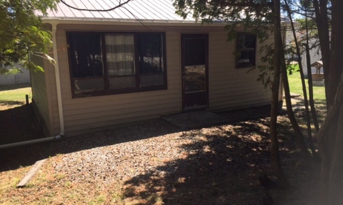 Lion's Head Cabin | Quiet family run park with cottage, trailers, trailer sites and camp site rentals - 2 bedroom cottage
