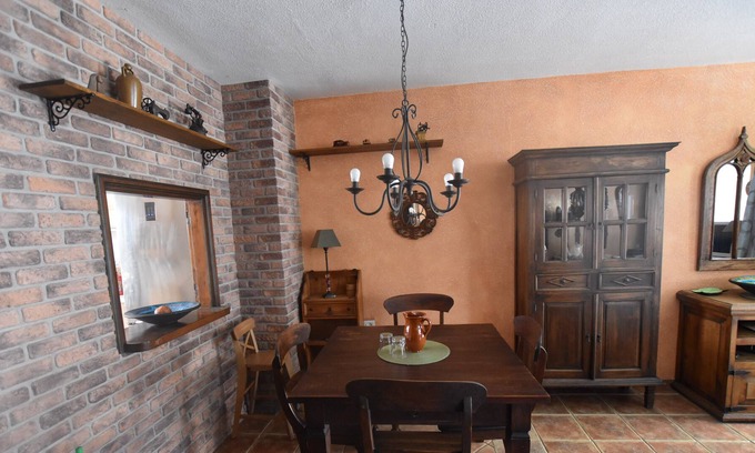 Alcala House | Quiet house by the sea / beach, WiFi, child-friendly, terrace - great location