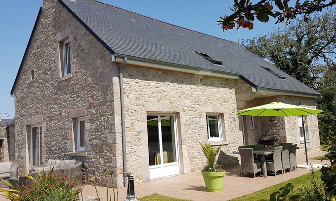 Barfleur House | Quiet house with garden in the center of Barfleur, 2 steps from the port