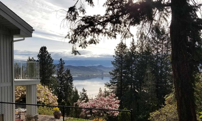 West Kelowna Estates Apartment | Quiet location with stunning view, close to downtown, wineries, beaches