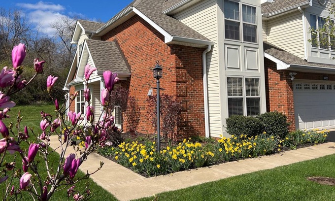 Oakdale Condo | Quiet Luxury 3BR 2.5 Bath Fully Furnished home - Minimum 4 weeks or more
