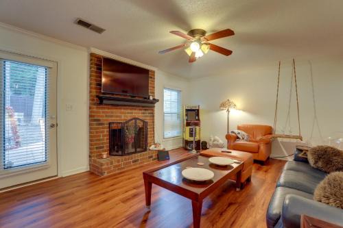 Marietta House | Quiet Marietta Townhome about 5 Mi to The Battery!