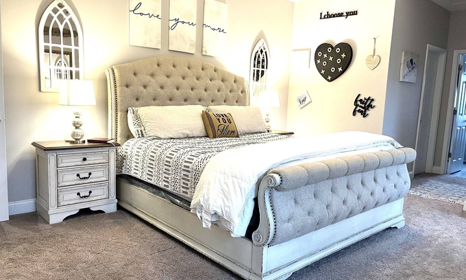Traphill House | Quiet peaceful Stone mountain fun House with Pool ,Hot Tub￼ and vineyards near