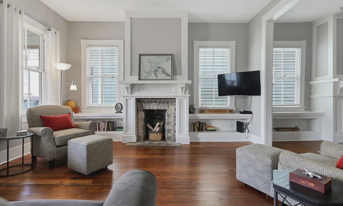 Historic Downtown Savannah Apartment | Quiet Renovated Apartment Close to Forsyth with Parking by Lucky Savannah