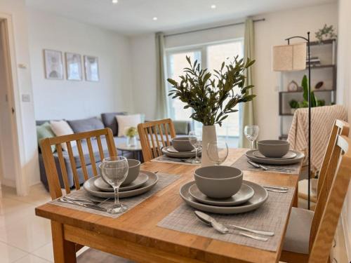 West Hendon Apartment | Quiet Retreat 1BR Apartment Near Wembley Stadium