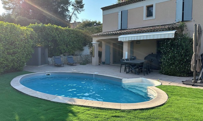 Valbonne Villa | Quiet, secure family villa with every comfort!