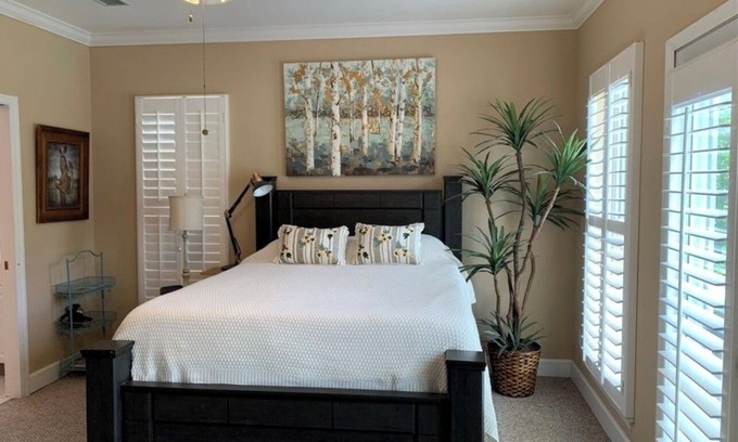 St. Simons Island House | Quiet SSI Townhome- Monthly rental- perfect to stay a while or snowbirds