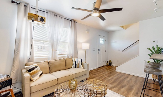 Nashville House | Quiet stay close to downtown with enclosed yard, games, smart TVs, W/D, & AC