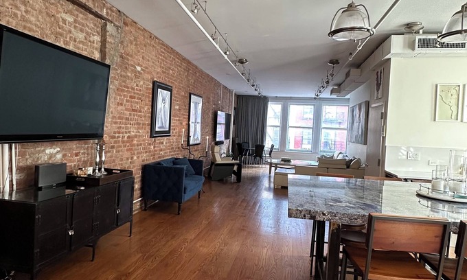 SoHo Apartment | Quiet & Stylish Loft in the Heart of Soho