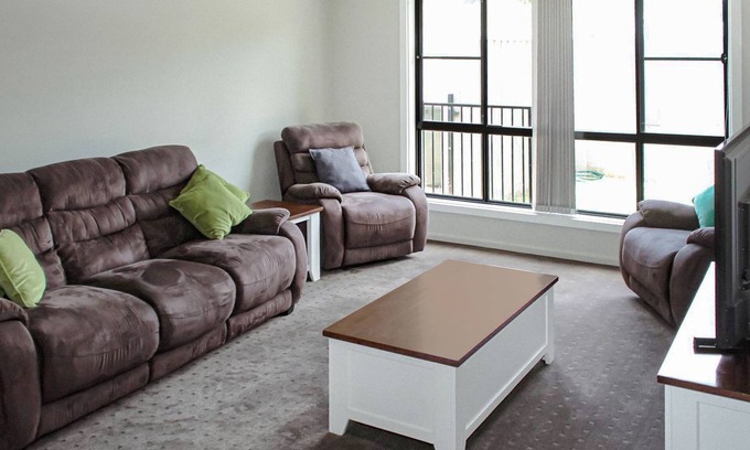 North Tamworth Apartment | Quintet 1-157 - North Tamworth