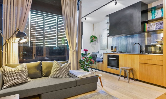 Collingwood Apartment | Quirky Retreat - A Charming 1BR in Trendy Collingwood