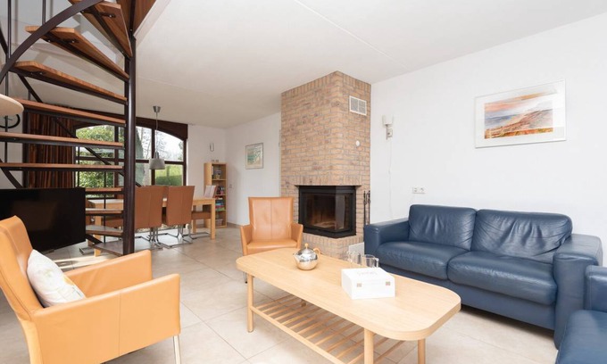 Westenschouwen House | Quit location, lot of privacy, a great garden to play